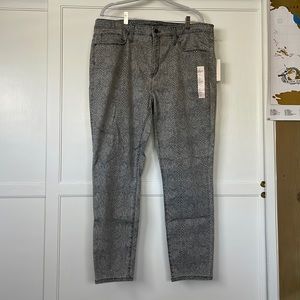 High rise skinny jeans with small snake print design